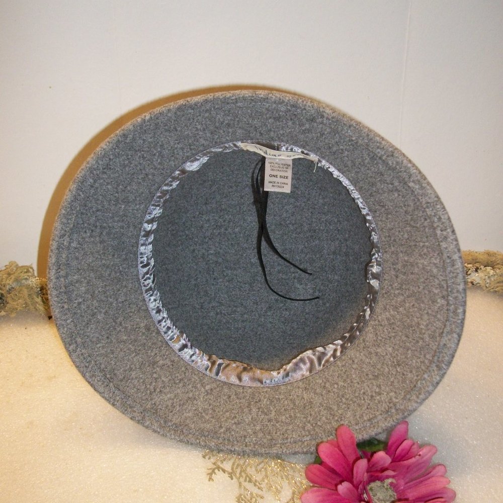 INDIGO SOUL NEW Cloche Bucket Hat Gray Felt w/ Faux Tortoise Shell Buckle OSFM - Picture 8 of 10